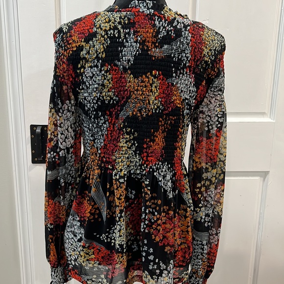 Anthropology Akemi + Kin size SM lined floral top w/ smocking stretch fit - Picture 6 of 7